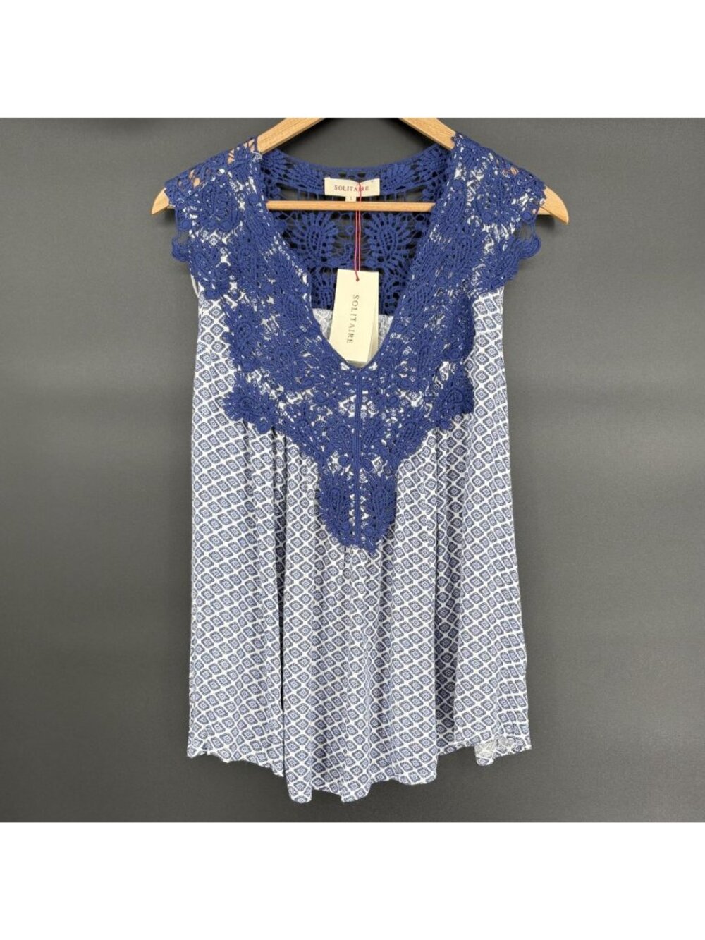 NWT Solitaire Women's Boho Crochet Lace Top L Blue White Sleeveless Bohemian